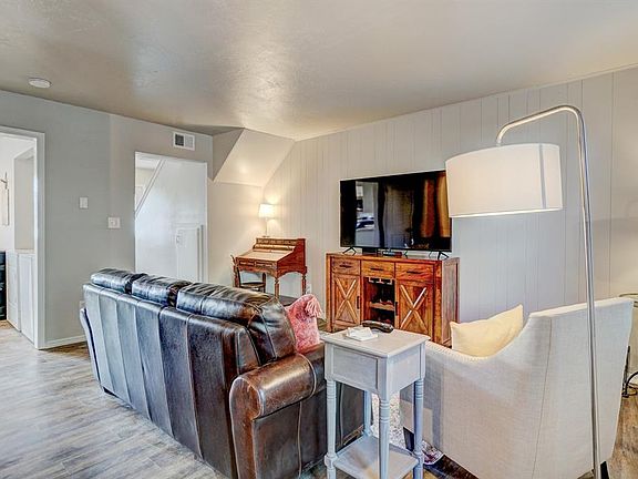 5th image of 3901 N Kickapoo Ave APT 26