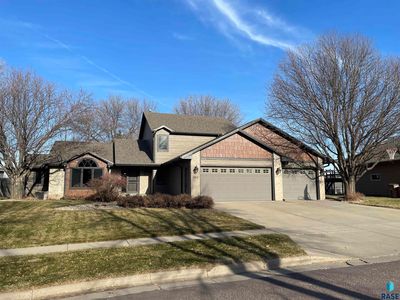 1104 N Vail Dr, Sioux Falls, SD, 57110