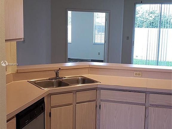 3rd image of 705 SW 148th Ave APT 211