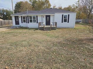 305 S 8th Ave, Paragould, AR 72450