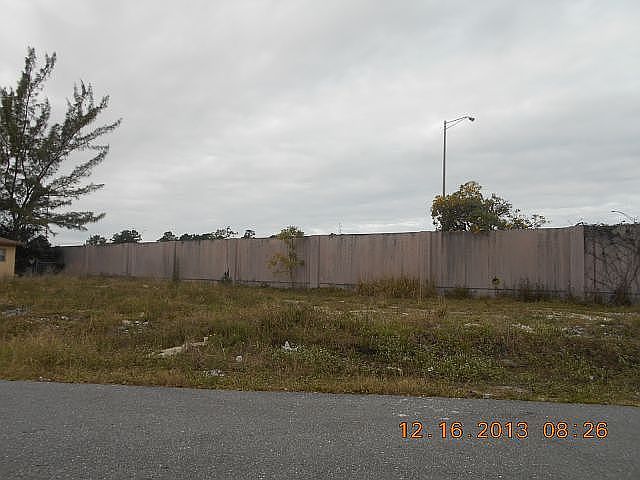 2nd image of 3403 NE 1st Ave