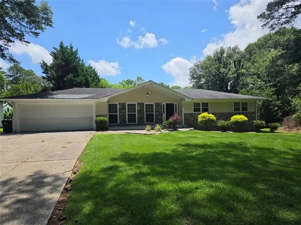247 Sandra Dr NW, Lilburn, GA 30047