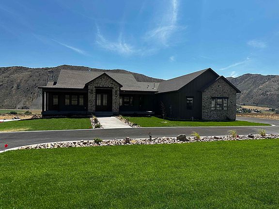 2nd image of 3925 Utah Dr