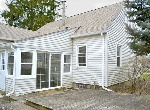 3rd image of 504 Washington St NE