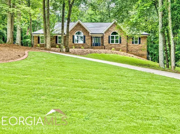 215 Lawn Market, Sharpsburg, GA 30277