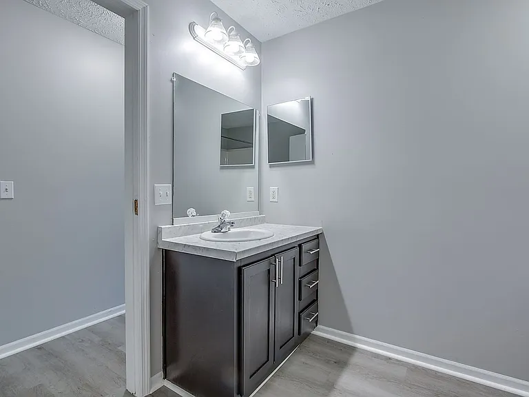 276 Franklin St — Photo 13