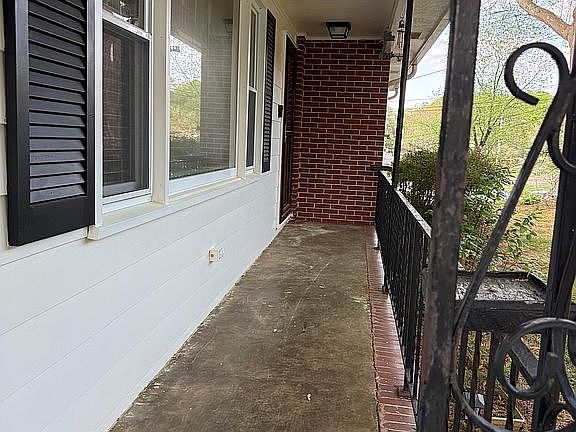 3rd image of 218 Flora Ave SE