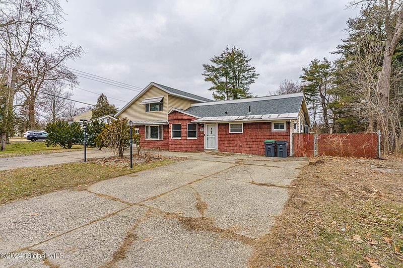 2nd image of 260 Lishakill Road