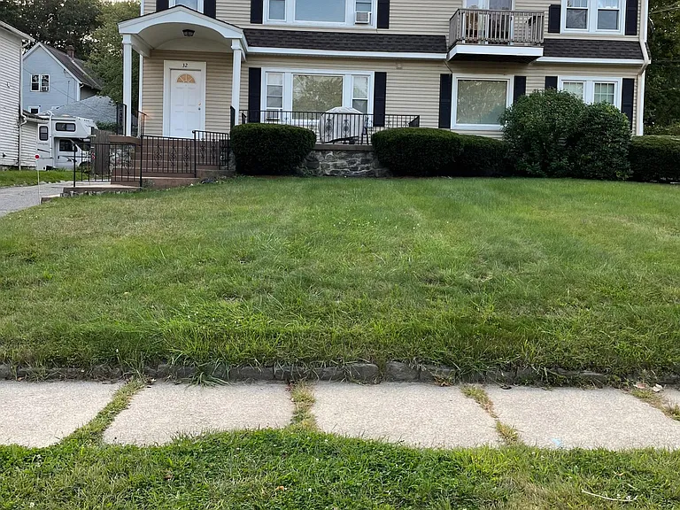 32 Schofield Ave #2R — Photo 1