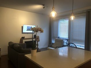735 W 15th St #118, North Vancouver, BC