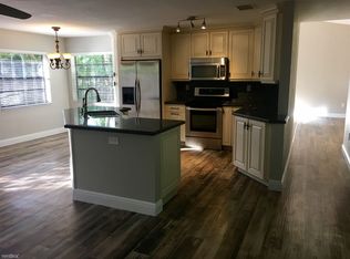 691 Briarwood Ter, Davie, FL 33325