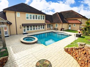 1001 Greenbriar Dr, Friendswood, TX 77546