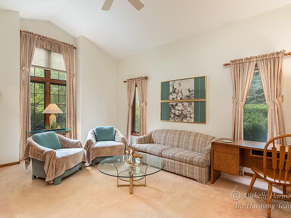 3rd image of 4584 N Camrose Ct SW