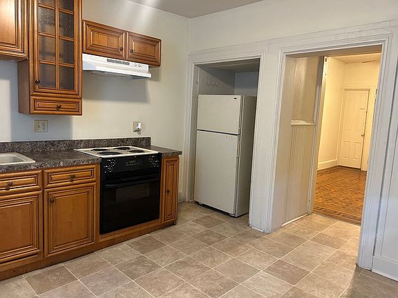 2nd image of 686 Columbia Ave #1