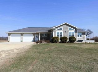193 Sandhill Rd, Cascade, IA 52033