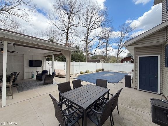 3rd image of 1131 Millbrook Sq NE