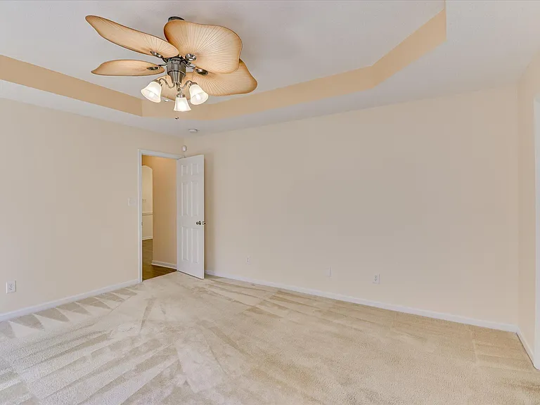 443 Surrey Park Dr SE — Photo 29