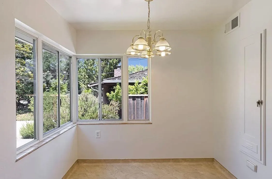209 Cherry Ave — Photo 3