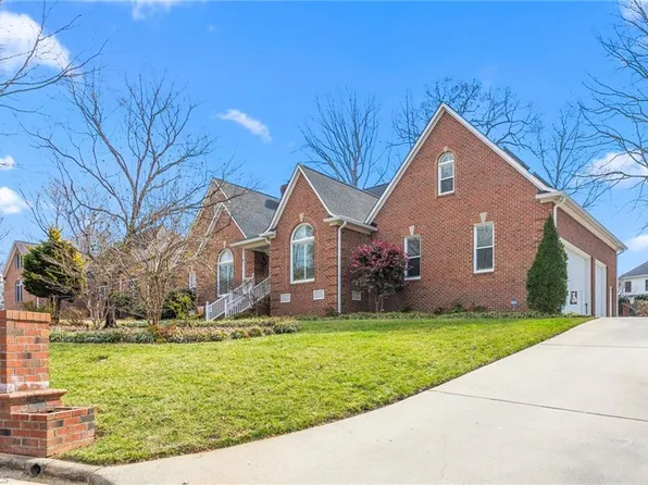 2708 Sturbridge Ct, Burlington, NC 27215