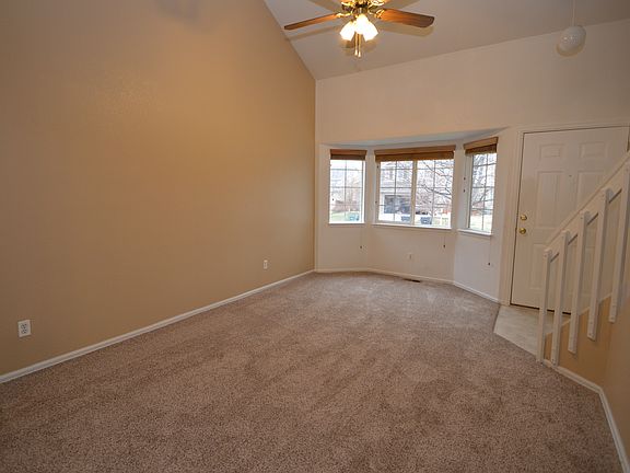 New Carpet throughout