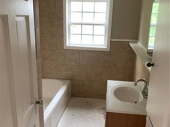 5th image of 2849 Topeka St #2851