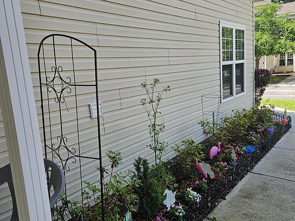 3rd image of 140 Grand Oaks Dr