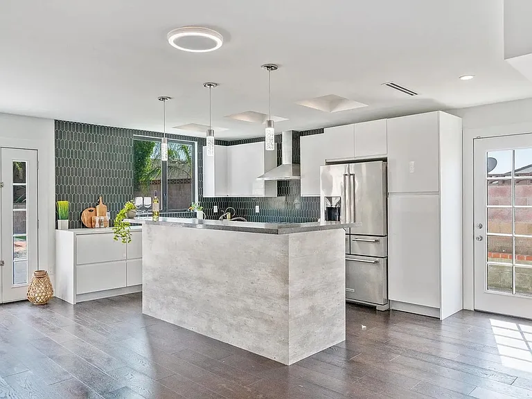 13940 Bermax Ave — Photo 6