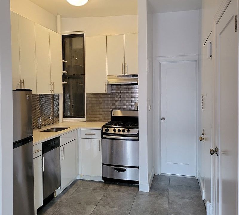 2nd image of 1713 2nd Ave #4F