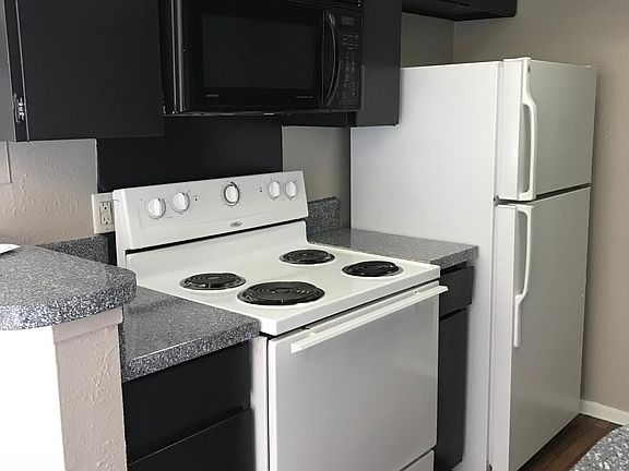 5th image of 3041 W Walnut Hill Ln APT 1216