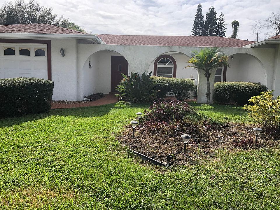 1st image of 2748 Gulf Gate Dr Unit 6