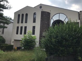 6 Summit St, Englewood Cliffs, NJ 07632