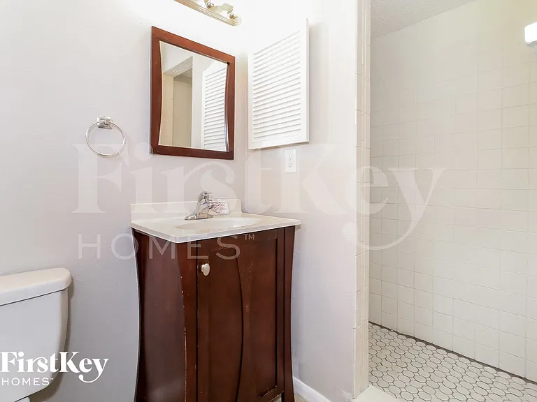 2435 Duke Ln — Photo 13