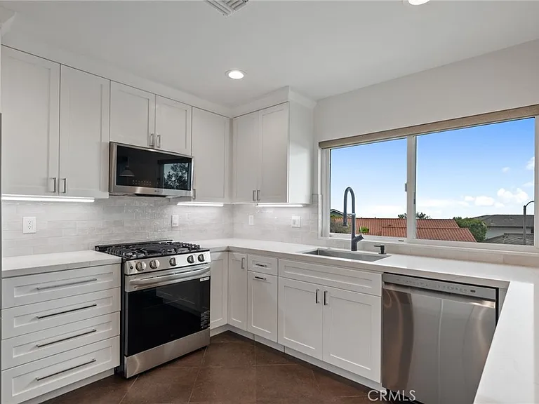 3404 Hightide Dr — Photo 12