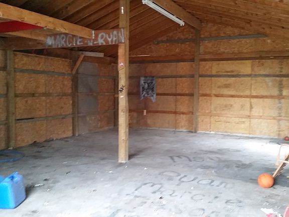 5th image of 254 Ionia St