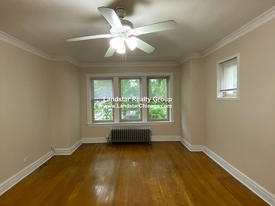 1st image of 2946 W Belle Plaine Ave #1