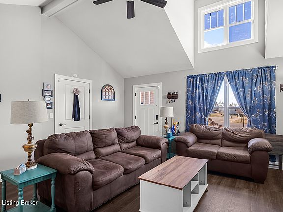 4th image of 1006 Ray Wimsett Blvd #B