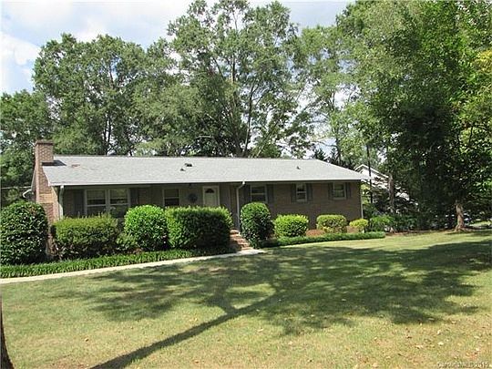 1st image of 2740 Bonnybrook Cir