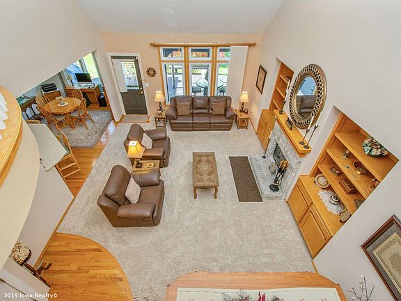 2nd image of 306 NW Horizon Ct