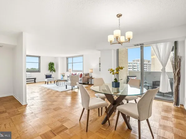 4601 N Park Ave APT 1019, Chevy Chase, MD 20815