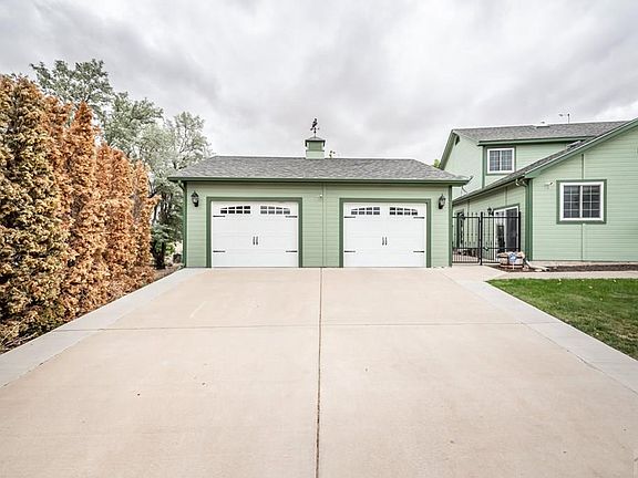 3rd image of 338 S Golfwood Pl