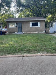 10437 Lord Dr, Saint Louis, MO, 63136