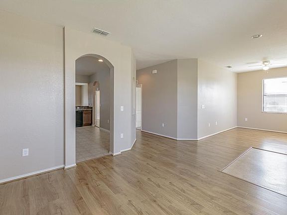 4th image of 2522 Sunset Cir