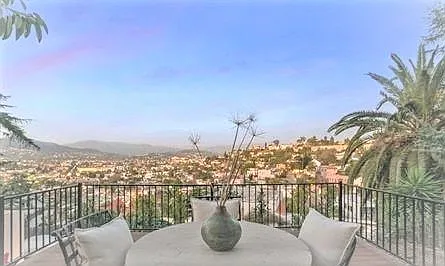 1347 Cambridge Dr — Photo 1