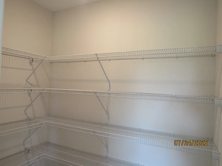 213 Canyon St — Photo 6