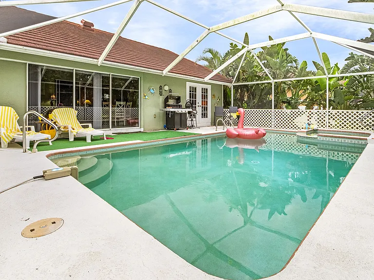 8549 S Lake Cir — Photo 26