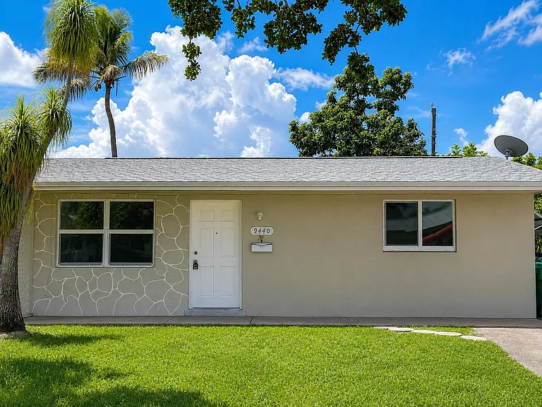 9440 SW 51st St — Photo 1