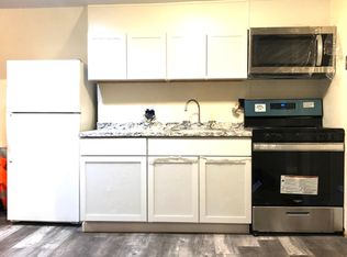 46 1/2 Cottage St FLOOR 3, Taunton, MA 02780