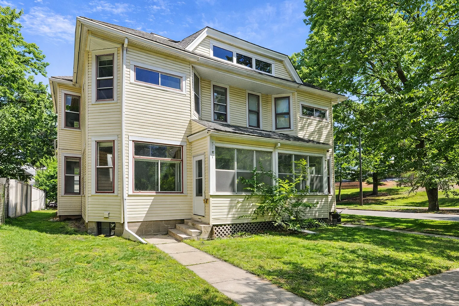 10 bed, $6,300 — Photo 2