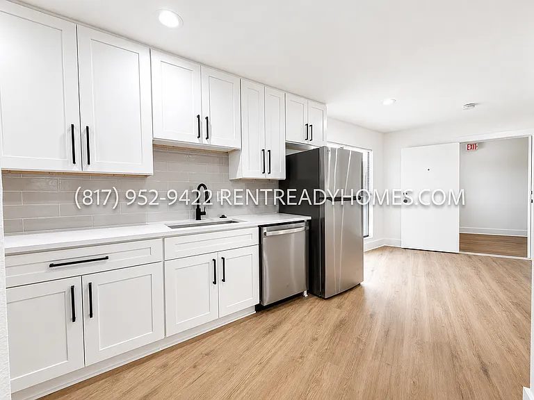 1510 W Jefferson Blvd #208 — Photo 6