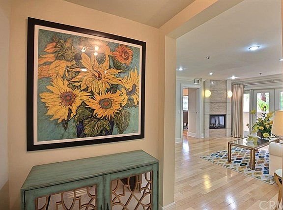 4th image of 120 S Mentor Ave #9